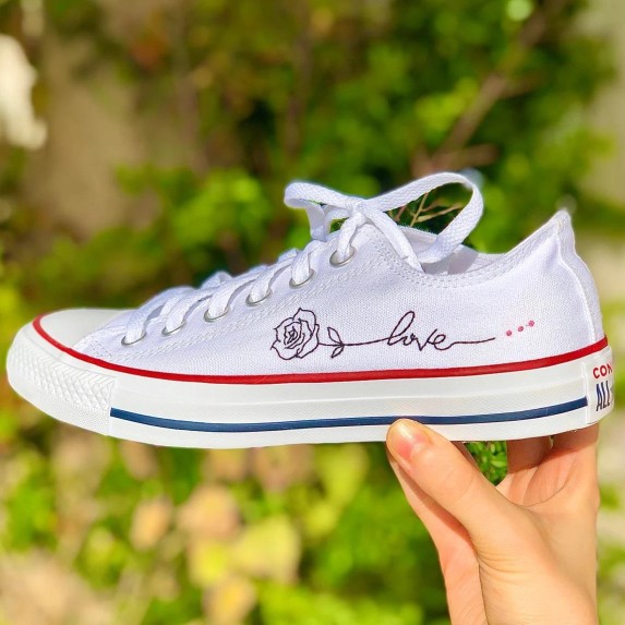 Gül Desenli Özel Nakışlı Beyaz Sneaker