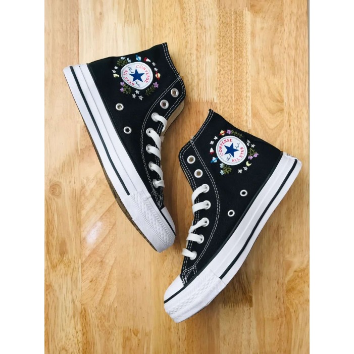 Renkli Çiçek Desenli Özel Nakışlı Siyah Sneaker Renkli Çiçek Desenli Özel Nakışlı Siyah Sneaker