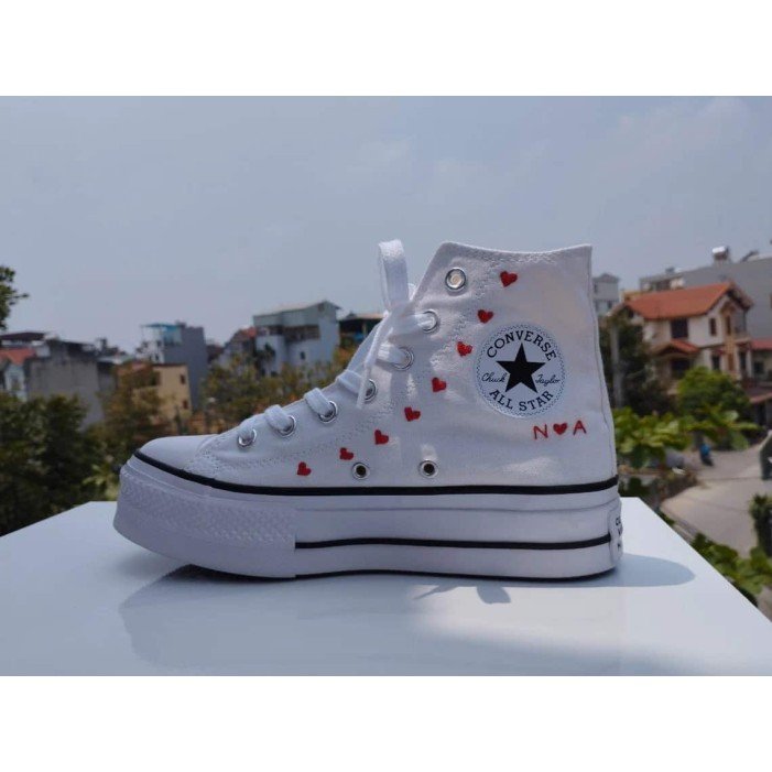 Renkli Çiçek Desenli Özel Nakışlı Beyaz Sneaker Renkli Çiçek Desenli Özel Nakışlı Beyaz Sneaker