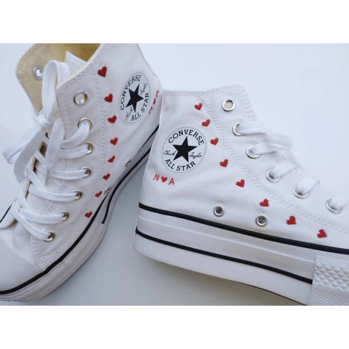 Renkli Çiçek Desenli Özel Nakışlı Beyaz Sneaker Renkli Çiçek Desenli Özel Nakışlı Beyaz Sneaker