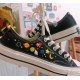 Renkli Çiçek Desenli Özel Nakışlı Siyah Sneaker Renkli Çiçek Desenli Özel Nakışlı Siyah Sneaker