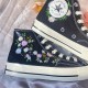 Renkli Çiçek Desenli Özel Nakışlı Siyah Sneaker Renkli Çiçek Desenli Özel Nakışlı Siyah Sneaker