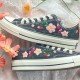 Renkli Çiçek Desenli Özel Nakışlı Siyah Sneaker Renkli Çiçek Desenli Özel Nakışlı Siyah Sneaker