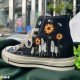 Renkli Çiçek Desenli Özel Nakışlı Siyah Sneaker Renkli Çiçek Desenli Özel Nakışlı Siyah Sneaker