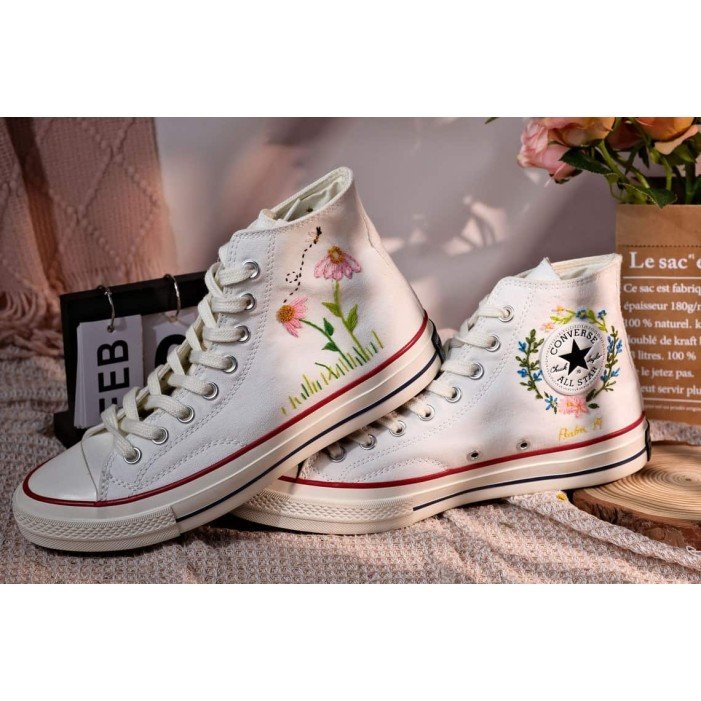 Renkli Çiçek Desenli Özel Nakışlı Beyaz Sneaker Renkli Çiçek Desenli Özel Nakışlı Beyaz Sneaker