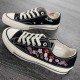 Renkli Çiçek Desenli Özel Nakışlı Siyah Sneaker Renkli Çiçek Desenli Özel Nakışlı Siyah Sneaker