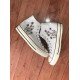 Mor Çiçek Desenli Özel Nakışlı Beyaz Sneaker Mor Çiçek Desenli Özel Nakışlı Beyaz Sneaker